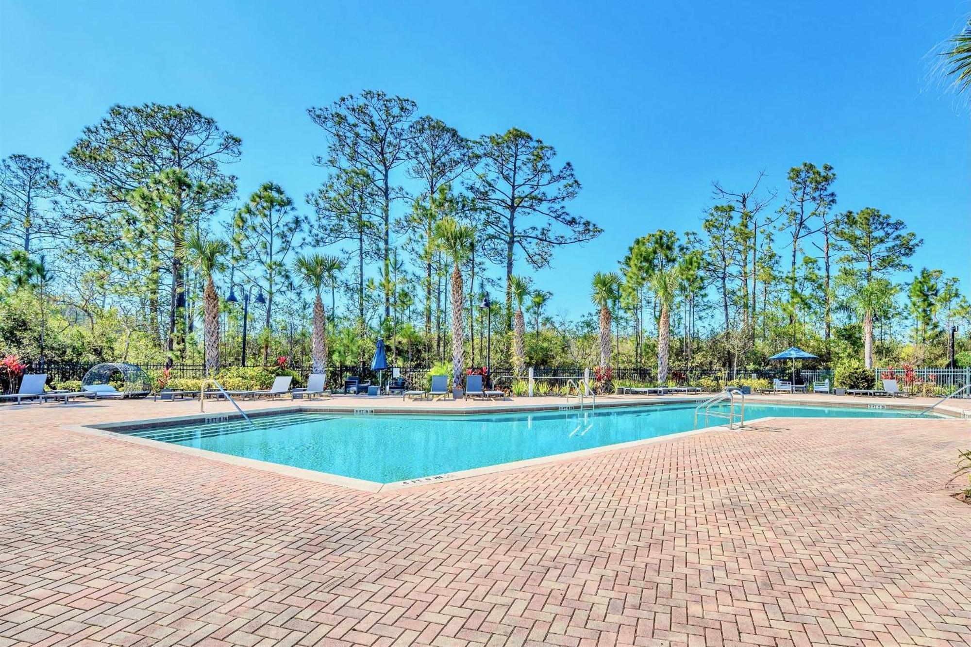 Stunning 2Br Condo With Hot Tub And Pool, Near Disney! ออร์ลันโด ภายนอก รูปภาพ