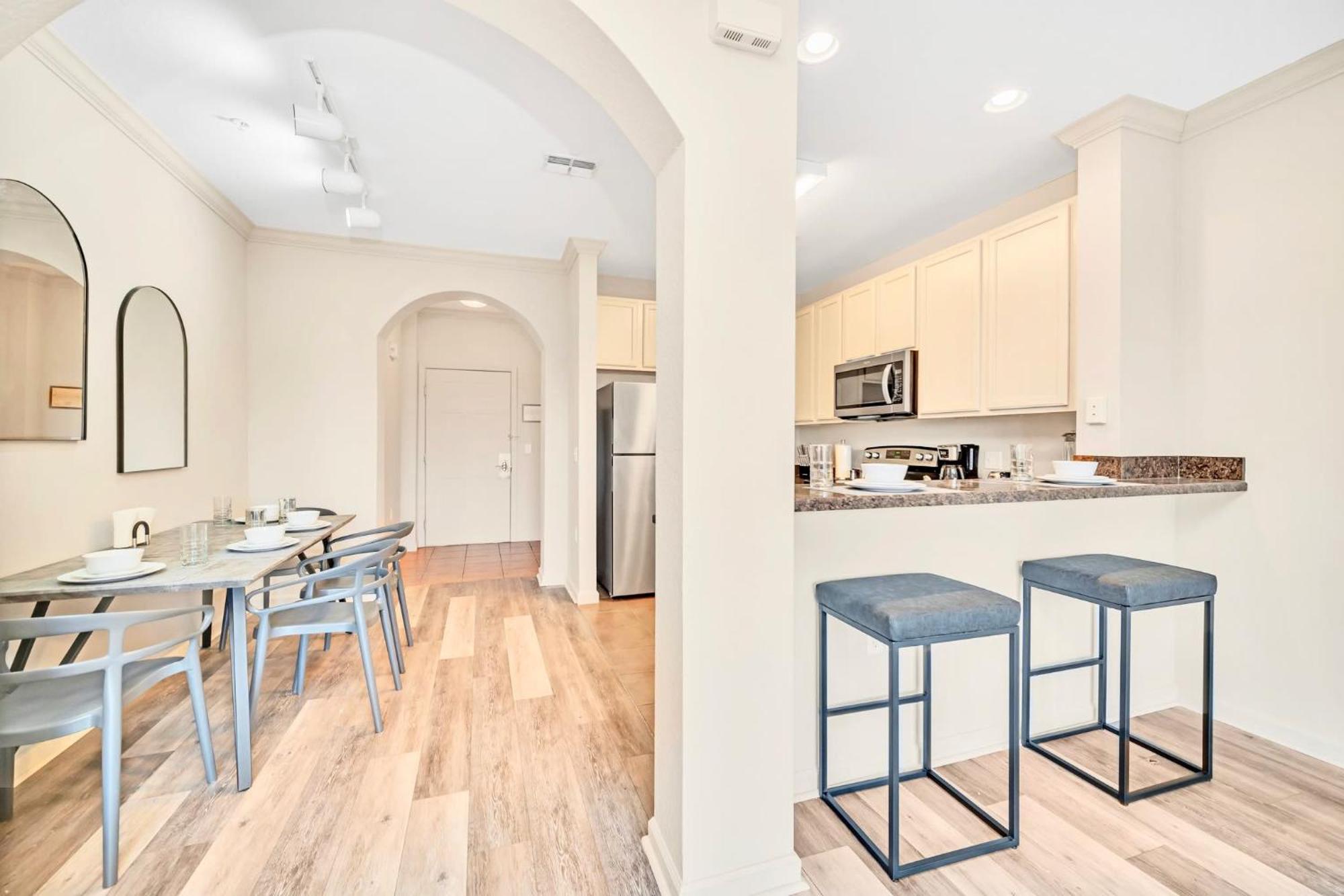 Stunning 2Br Condo With Hot Tub And Pool, Near Disney! ออร์ลันโด ภายนอก รูปภาพ