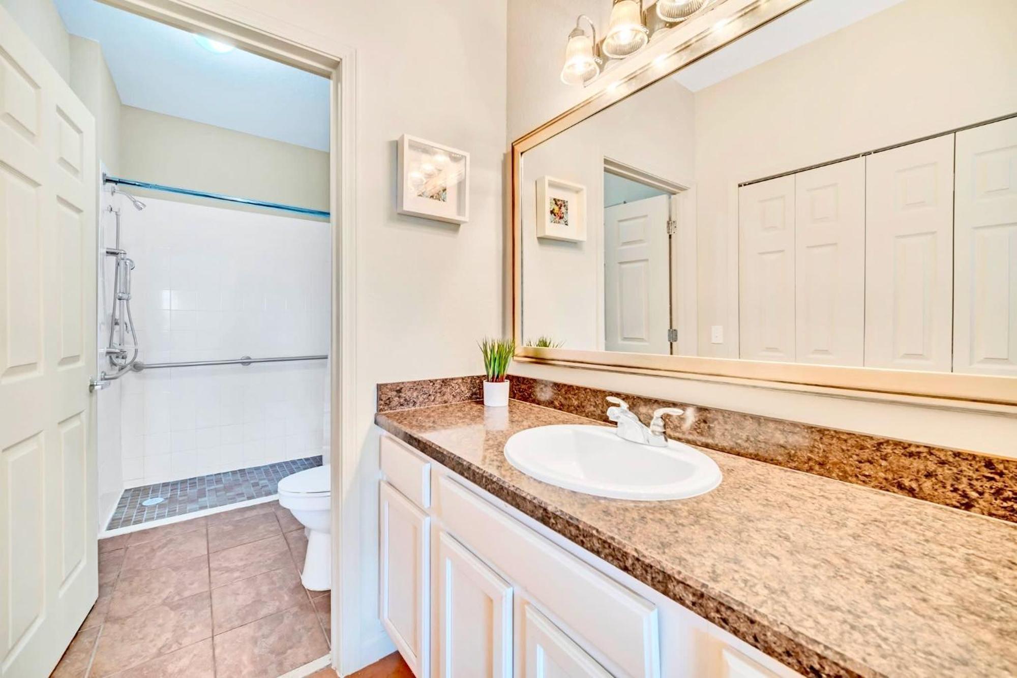 Stunning 2Br Condo With Hot Tub And Pool, Near Disney! ออร์ลันโด ภายนอก รูปภาพ