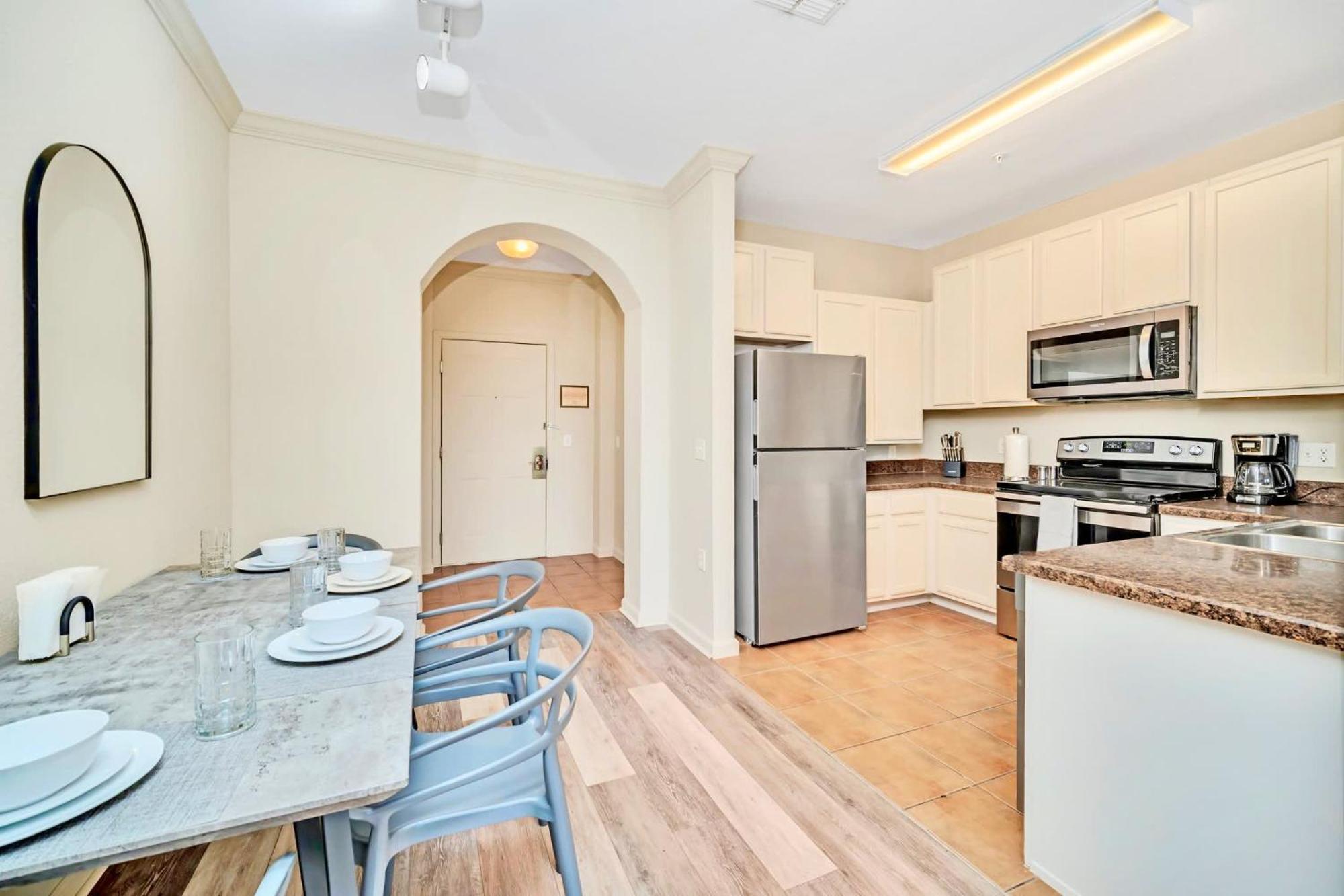 Stunning 2Br Condo With Hot Tub And Pool, Near Disney! ออร์ลันโด ภายนอก รูปภาพ
