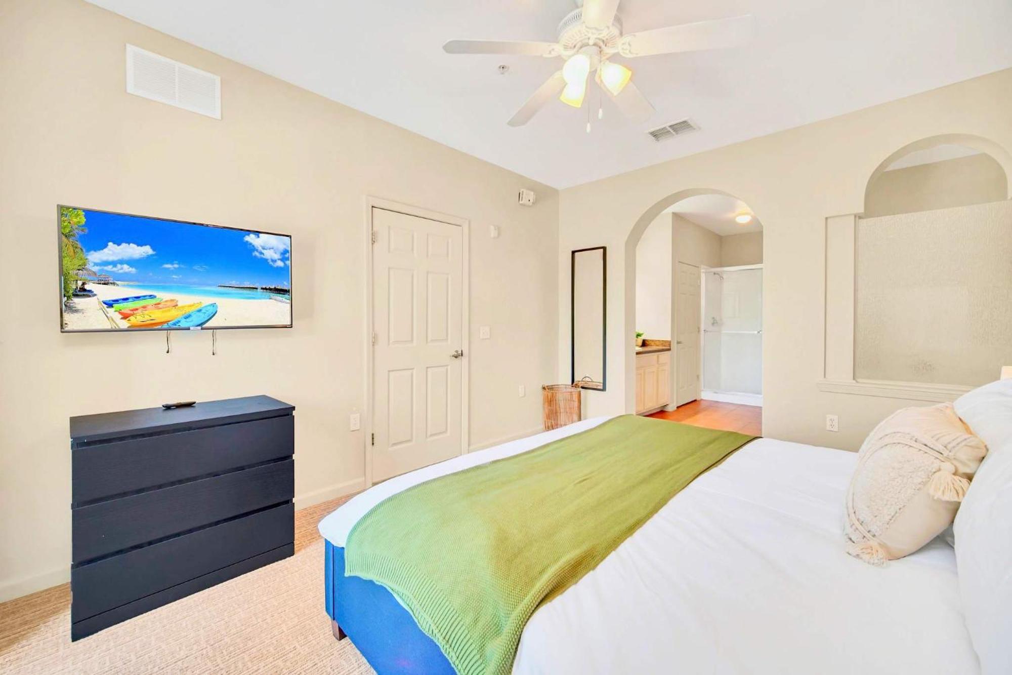 Stunning 2Br Condo With Hot Tub And Pool, Near Disney! ออร์ลันโด ภายนอก รูปภาพ