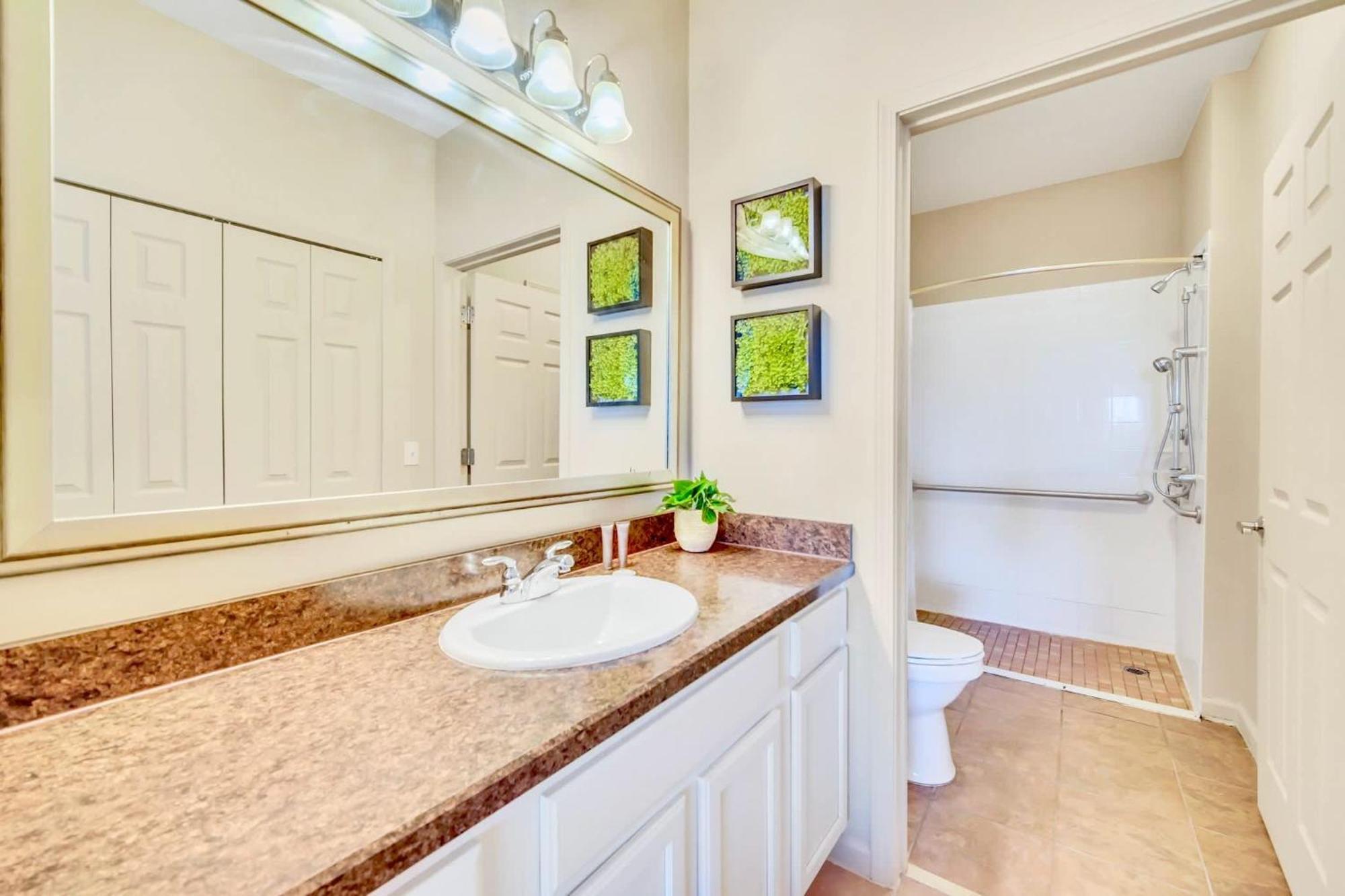 Stunning 2Br Condo With Hot Tub And Pool, Near Disney! ออร์ลันโด ภายนอก รูปภาพ