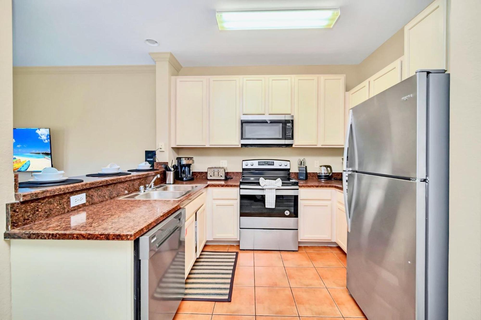 Stunning 2Br Condo With Hot Tub And Pool, Near Disney! ออร์ลันโด ภายนอก รูปภาพ